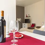 Center Studio Apartment Lino