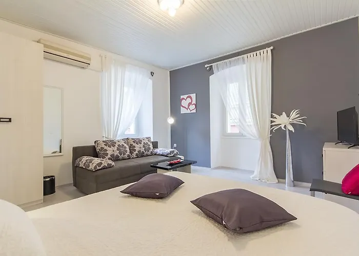 Center Studio Apartment Lino